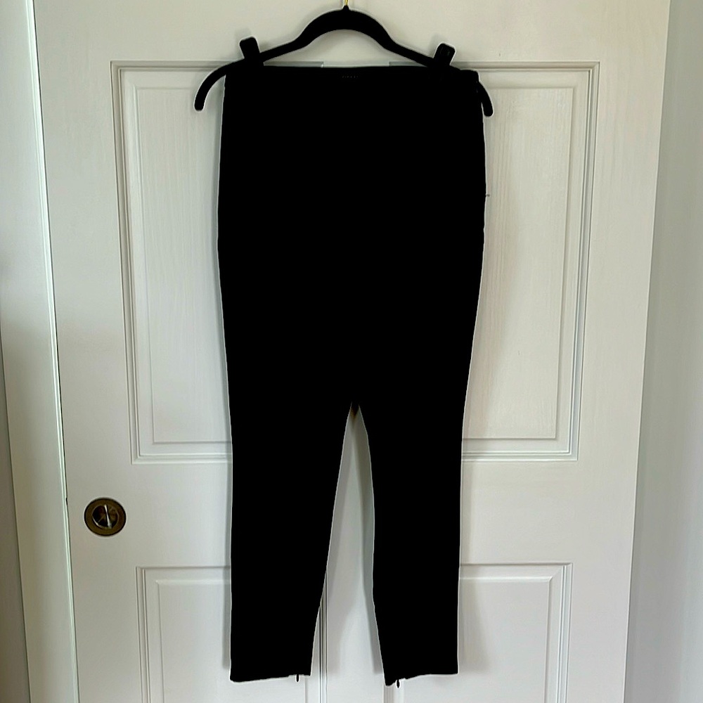 EUC: Zara Basic Navy ankle length small dress pants.